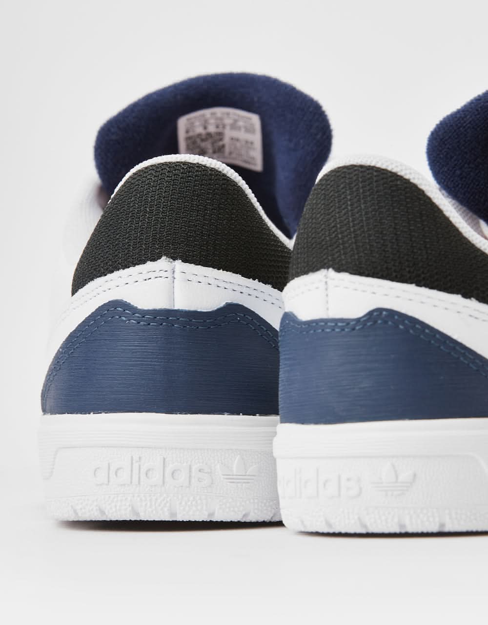 Tenis Adidas Tyshawn II