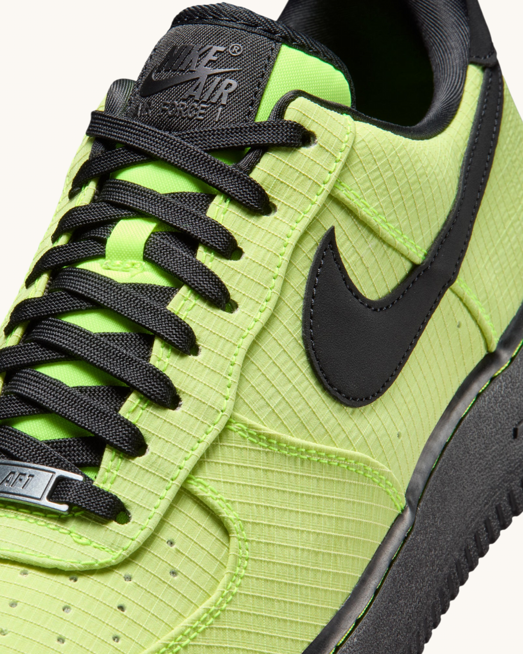 Tenis Nike Air Force 1 '07 LX Vibram Volt