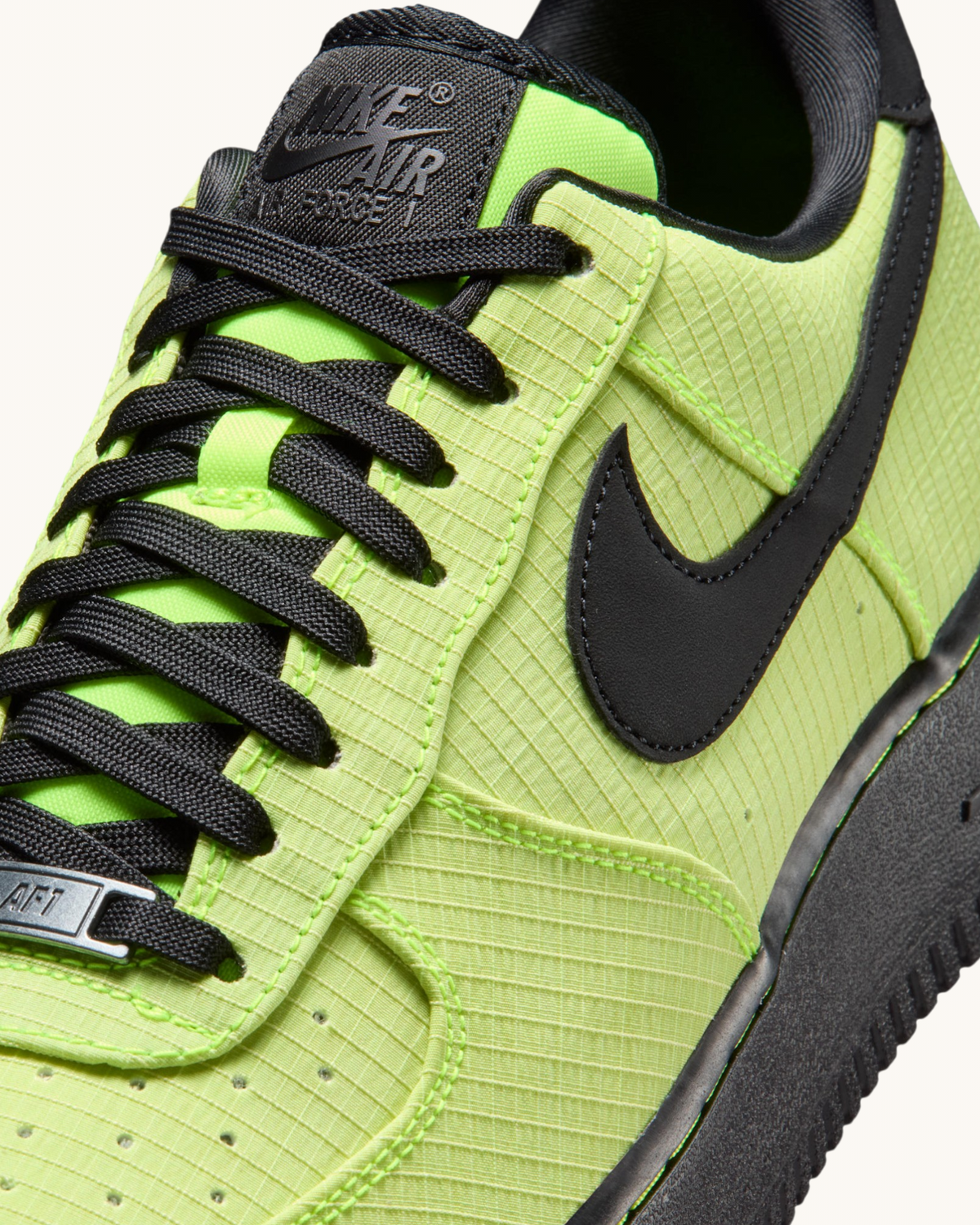 Tenis Nike Air Force 1 '07 LX Vibram Volt