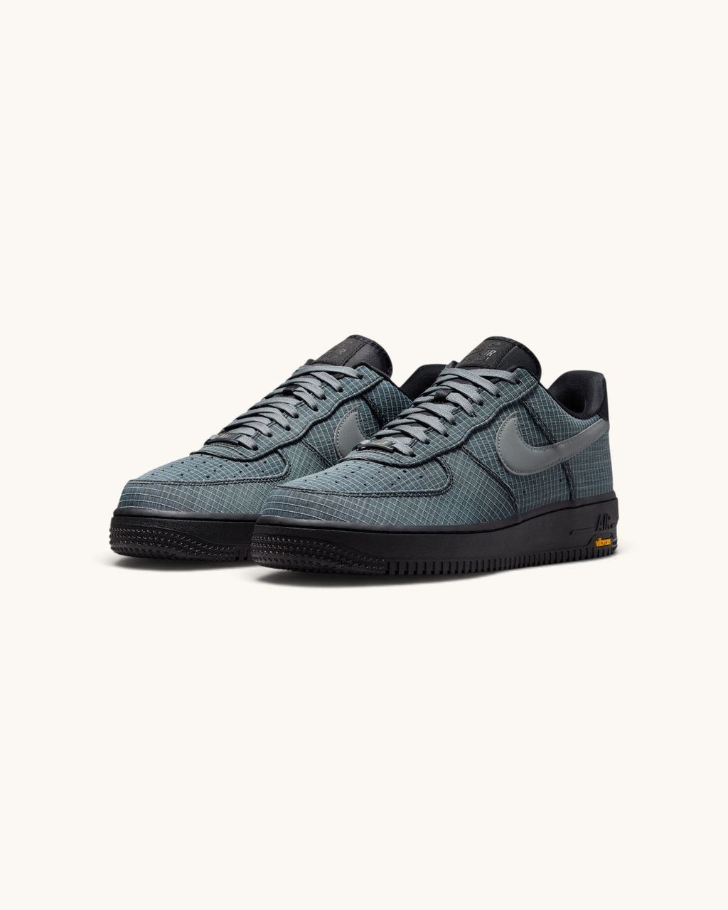 Tenis Nike Air Force 1 '07 LX Vibram Smoke Grey