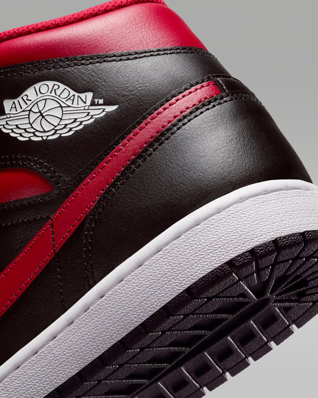 Tenis Air Jordan 1 Mid