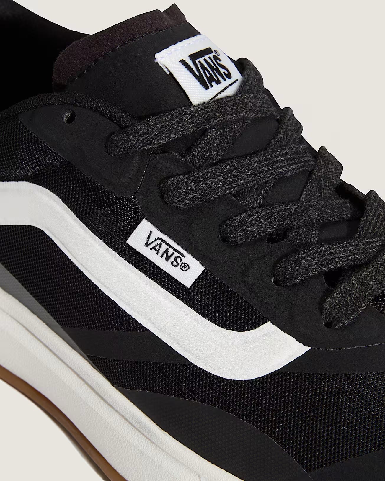 Tenis Vans MTE Ultrarange 2.0 RW Black White