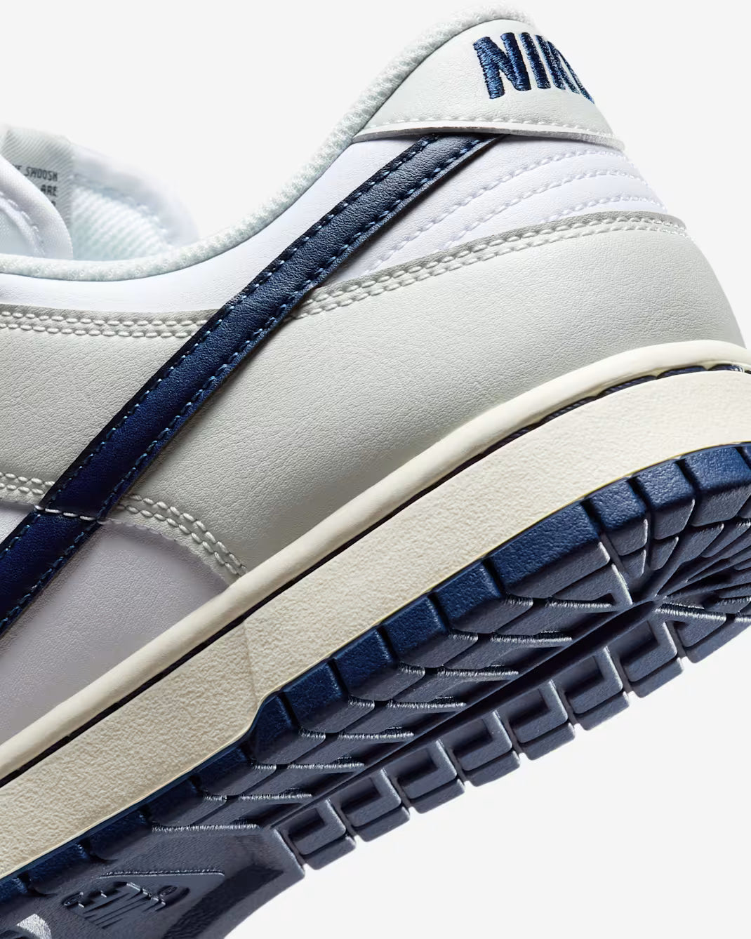 Tenis Nike Dunk Low Retro Hombre