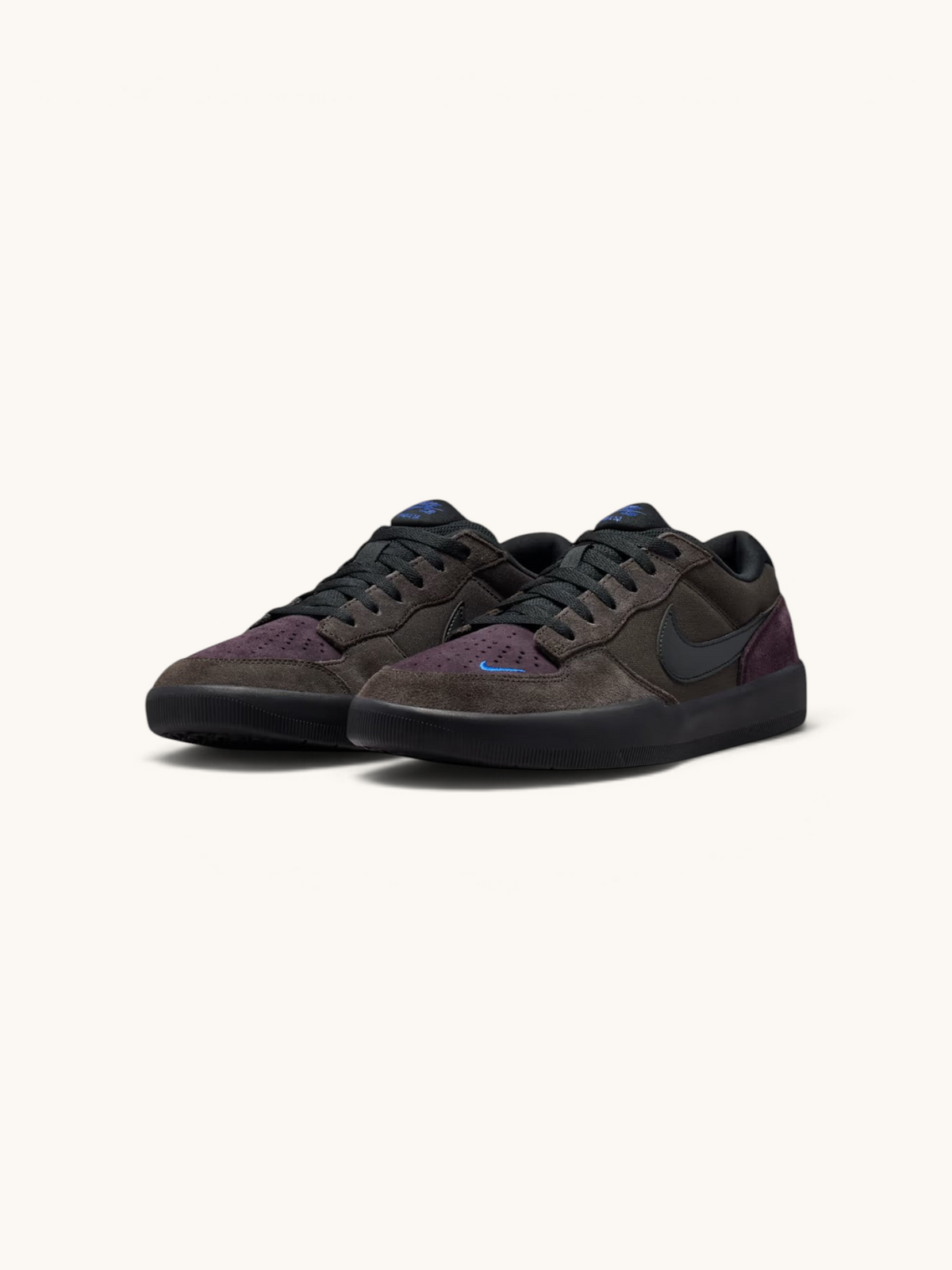 Zapatillas de skate FRIDAY.COM.CO Nike SB Force 58 en cuero y gamuza color marrón oscuro con detalles en azul.