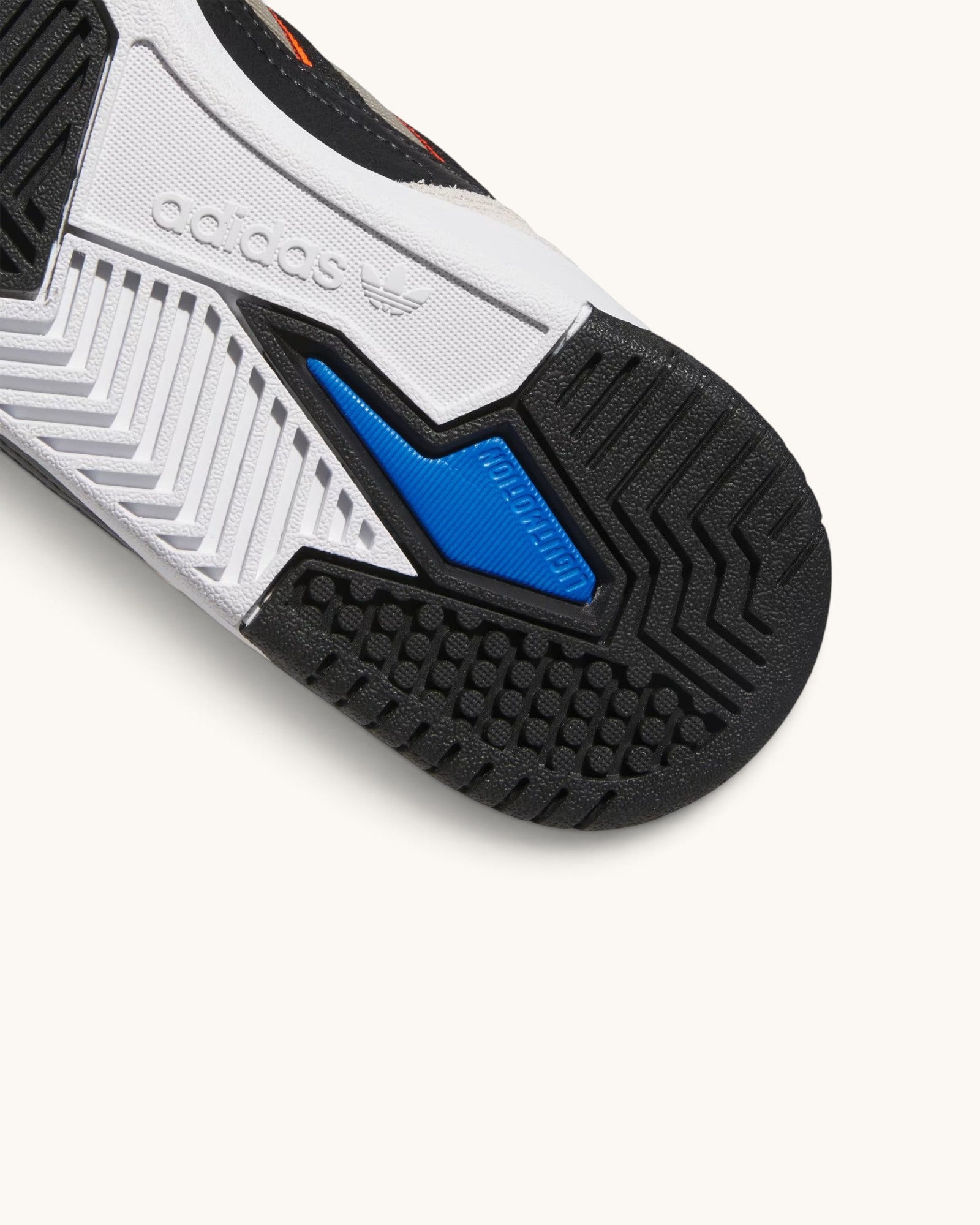 Tenis Adidas Tekkira Cup Core Grey, Black & Red