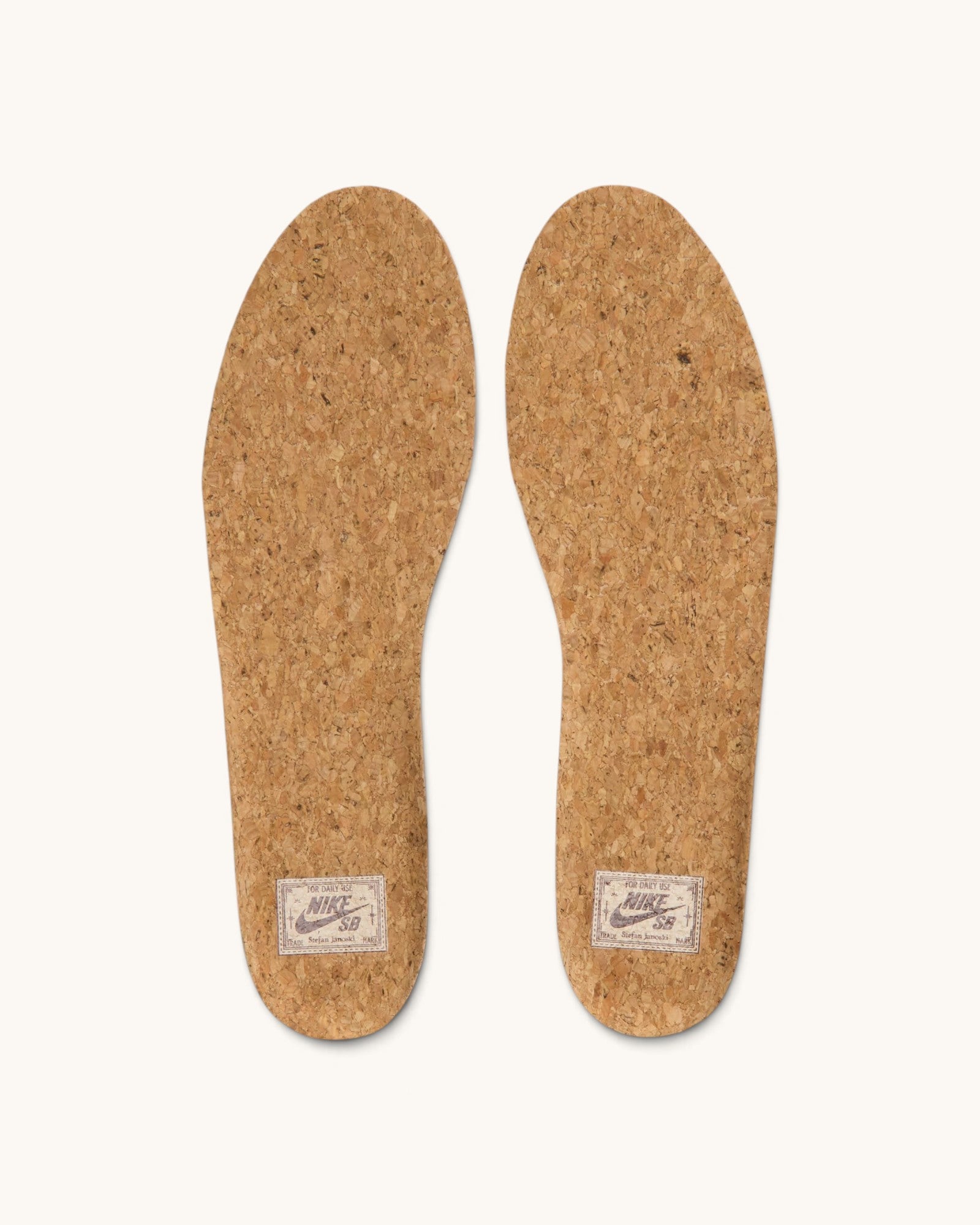 FRIDAY.COM.CO Nike SB Zoom Janoski OG+ cork insoles with Nike SB branding and Stefan Janoski signature detail