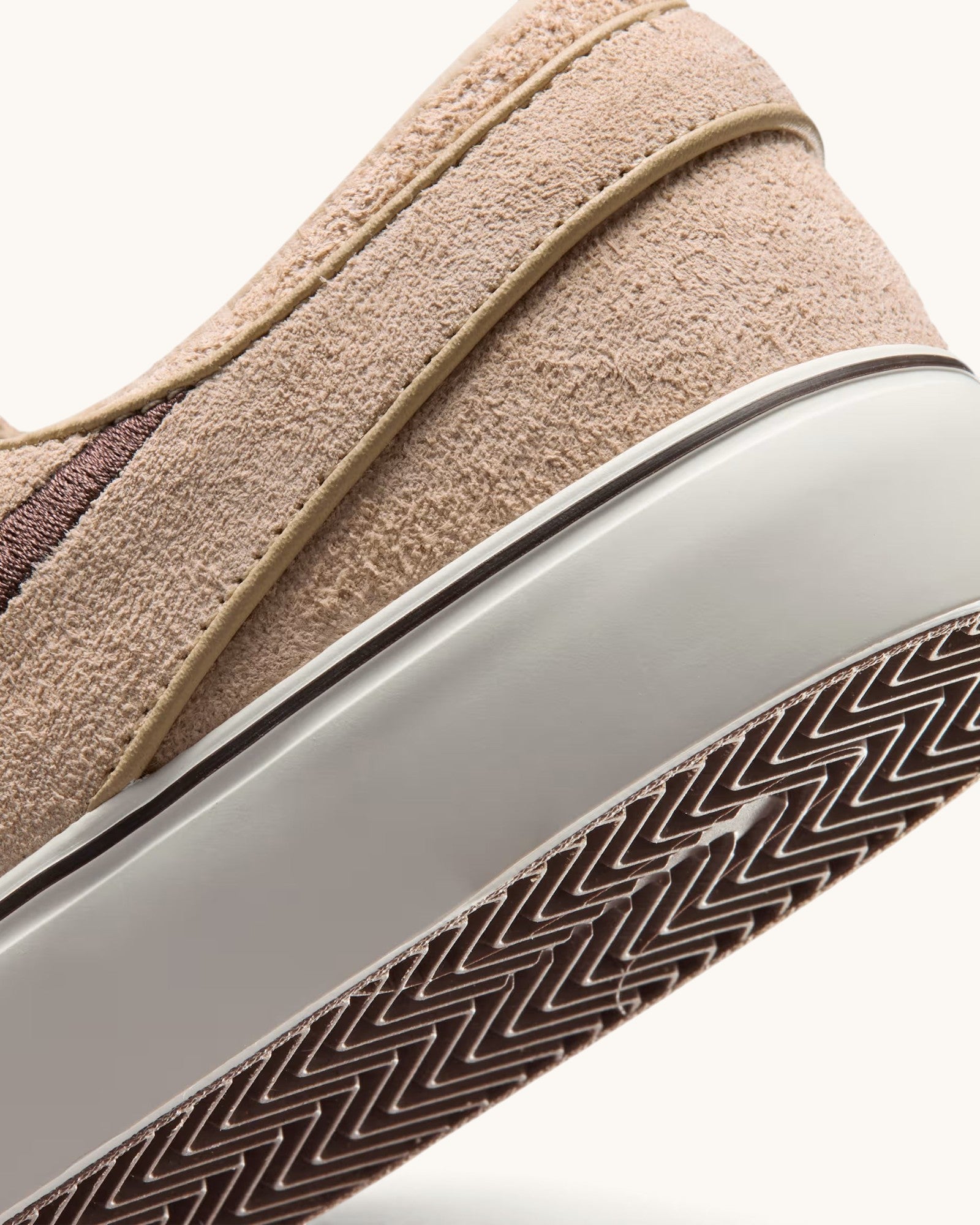 FRIDAY.COM.CO Nike SB Zoom Janoski OG+ skate shoe in light chocolate suede with a vulcanized rubber sole