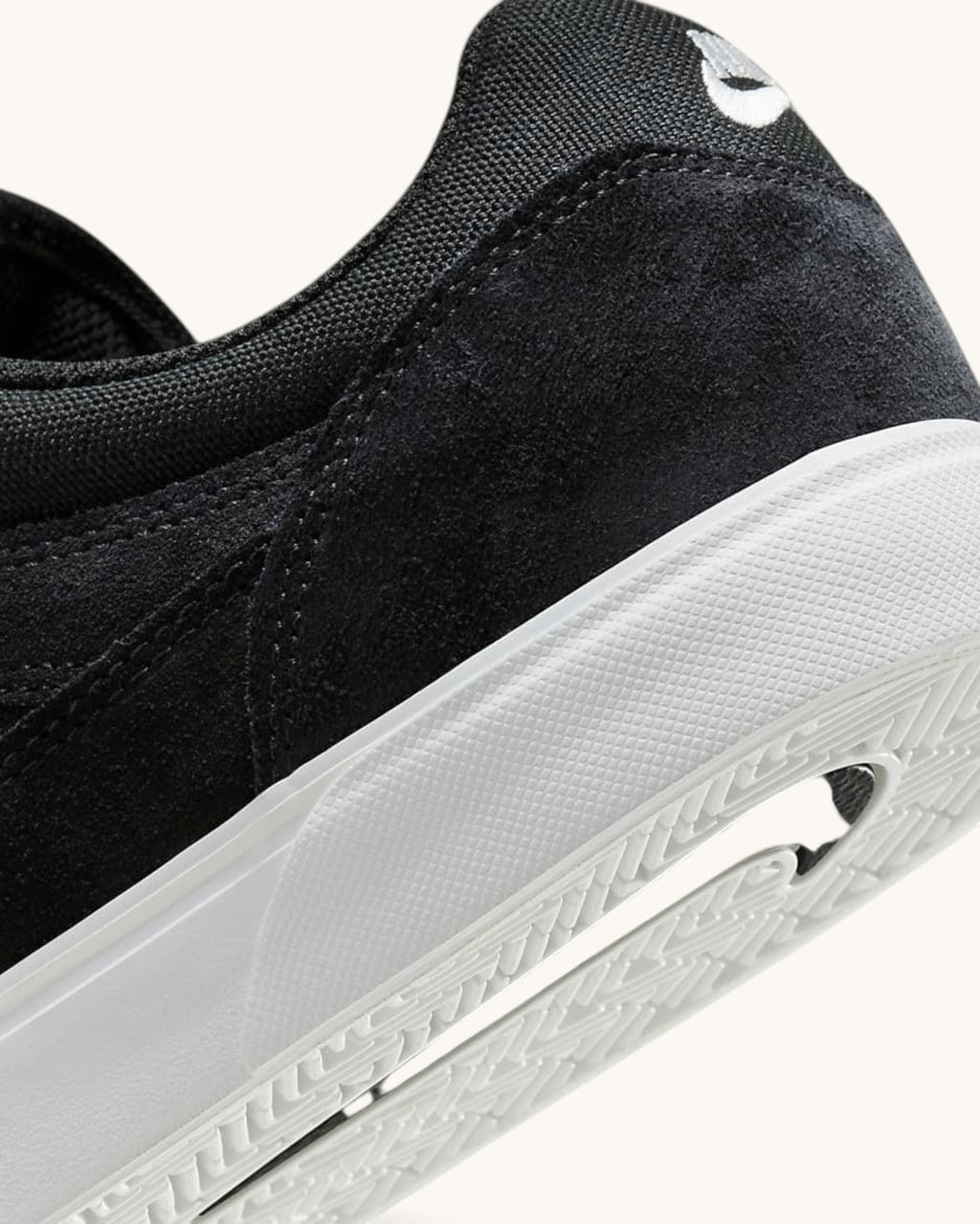 FRIDAY.COM.CO Nike SB Malor skate shoes in black suede and mesh with a white vulcanized rubber sole
