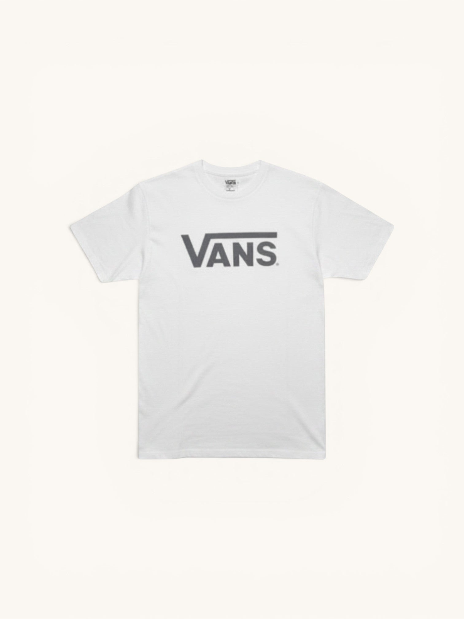 Camiseta blanca de algodón para hombre de FRIDAY.COM.CO con el logo de Vans en gris en el pecho.