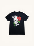 Camiseta negra de algodón Vans Rambler Rose para hombre con estampado de calavera y rosa roja. FRIDAY.COM.CO