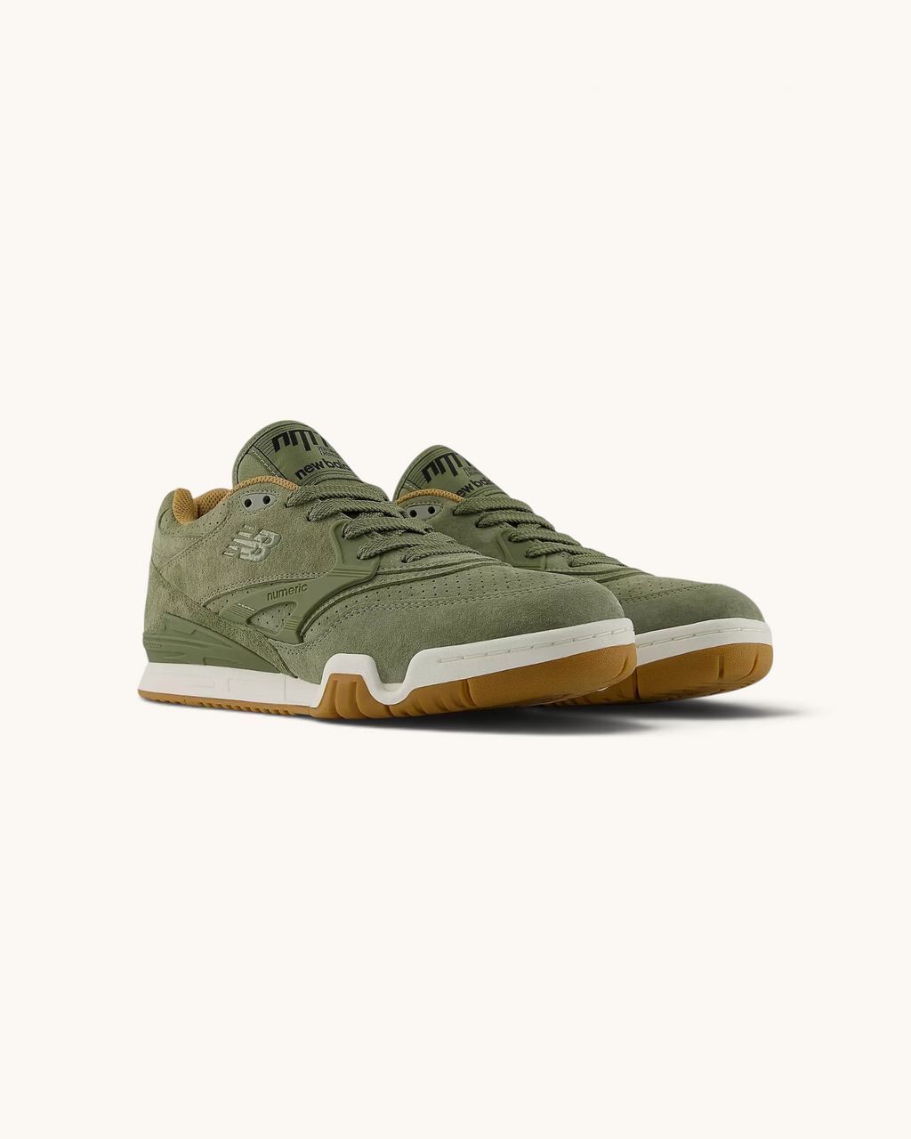 Tenis de skate FRIDAY.COM.CO New Balance Numeric 770 en color verde oliva con detalles en ante y suela de goma.