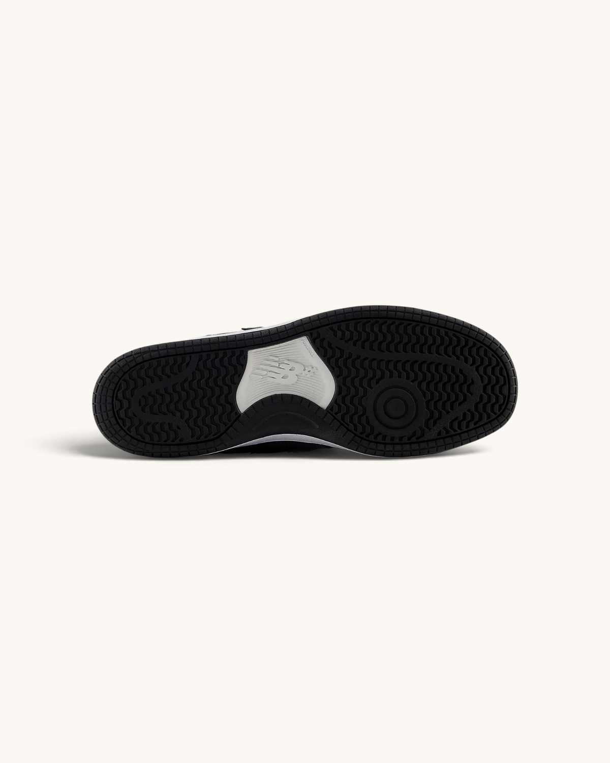 Suela de goma negra con patrón de agarre de las zapatillas de skate FRIDAY.COM.CO New Balance Numeric 480