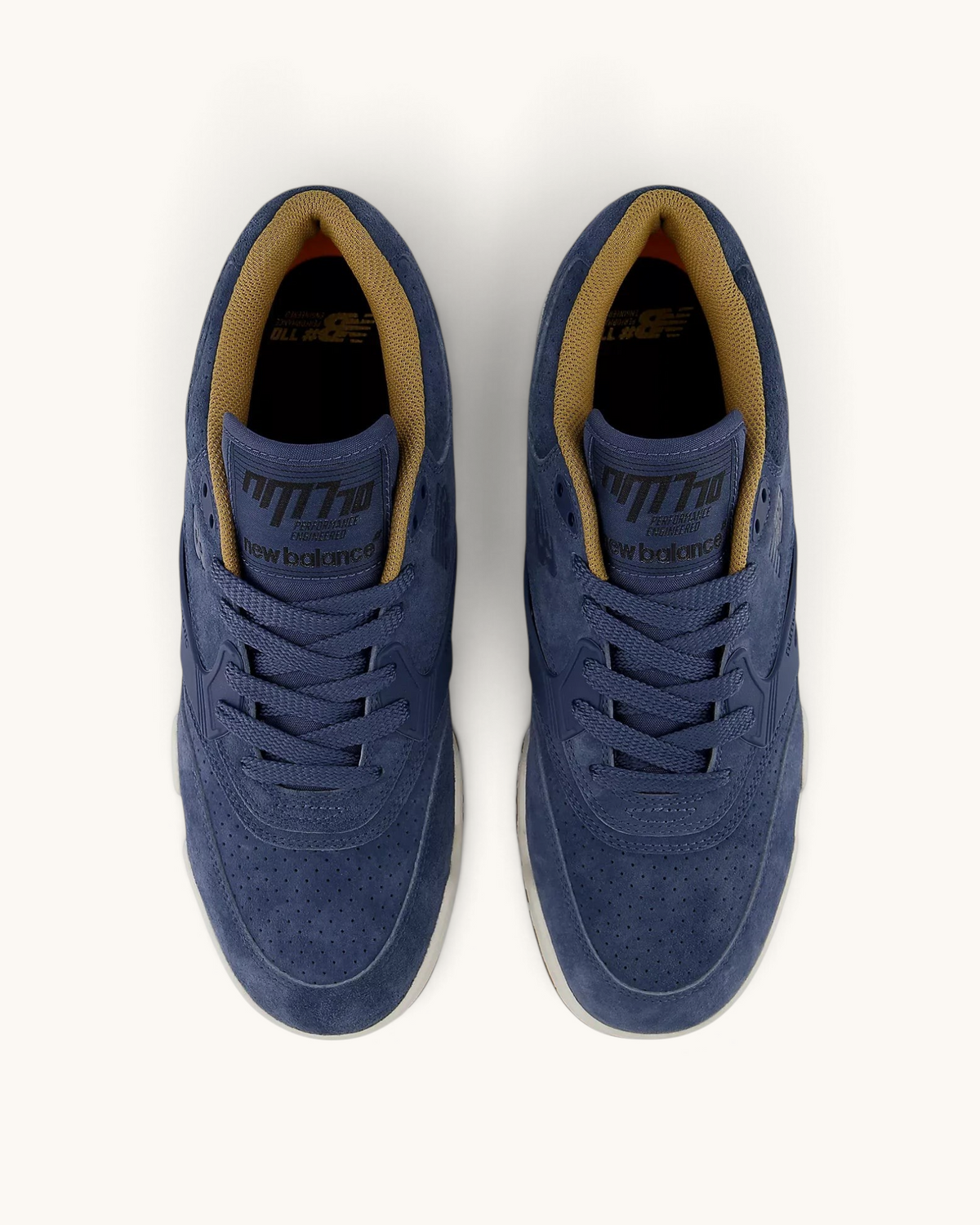 Tenis de skate FRIDAY.COM.CO New Balance Numeric 770 en ante color azul índigo con detalles en tono mostaza