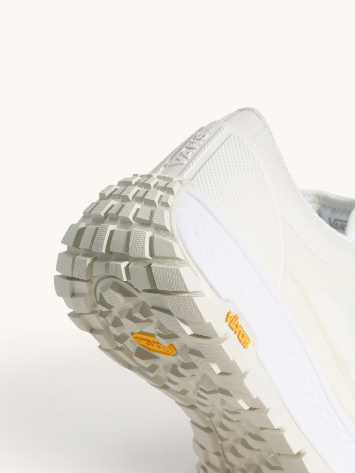 Tenis Vans Trail 36 White