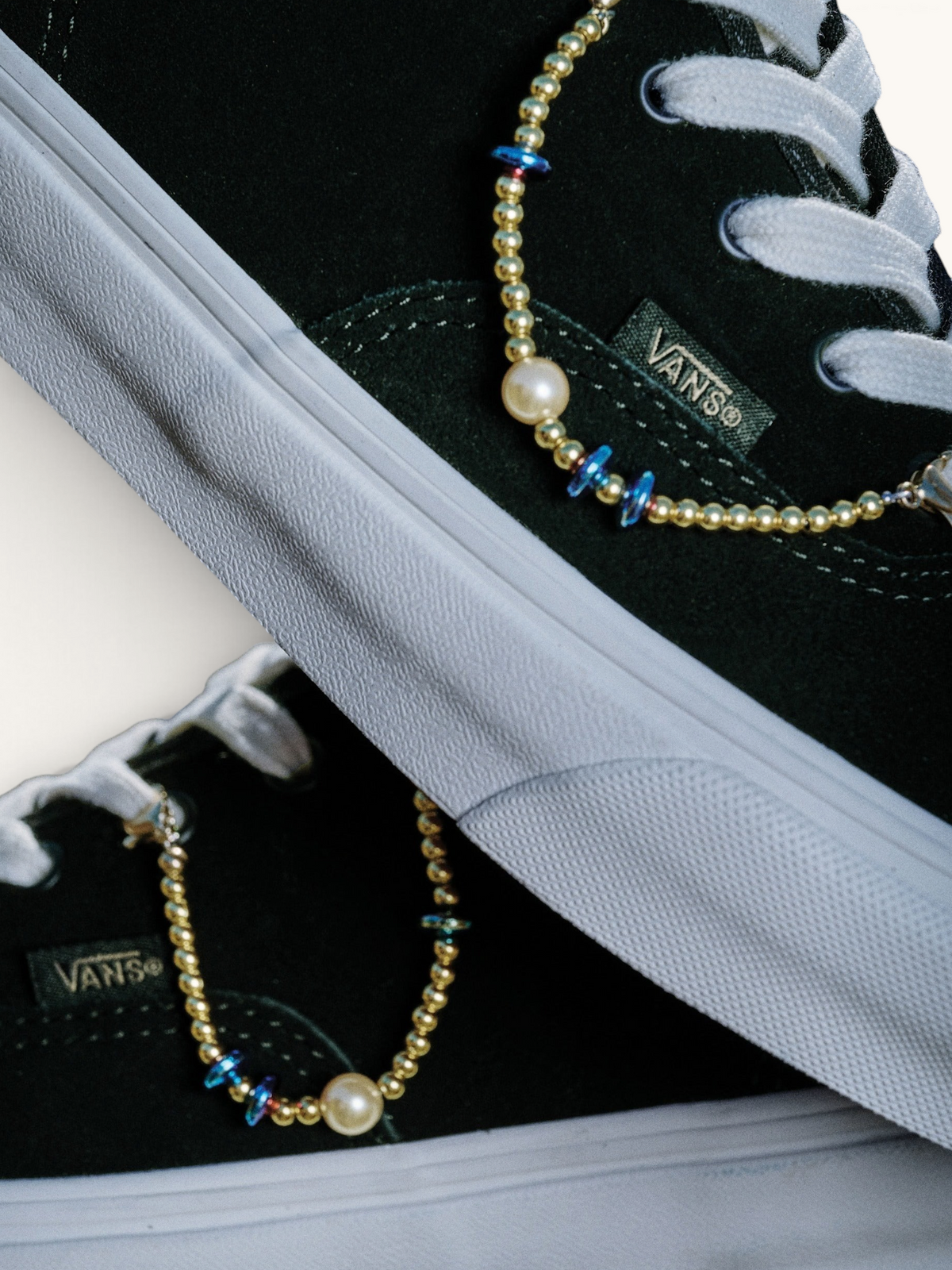 Tenis Vans Authentic Hi 2.0 Black / Gold