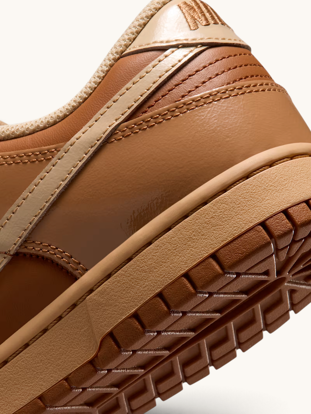 Tenis Nike Dunk Low Retro Tawny