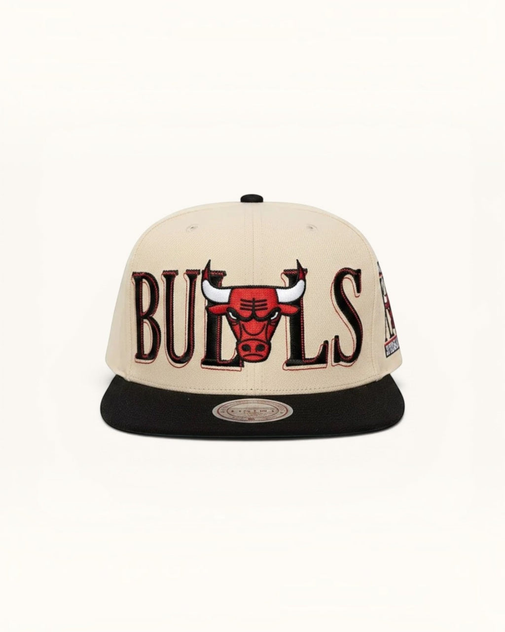 Gorra Mitchell & Ness Chicago Bulls Across The Board Cream & Black Snapback