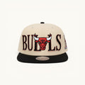 Gorra Mitchell & Ness Chicago Bulls Across The Board Cream & Black Snapback