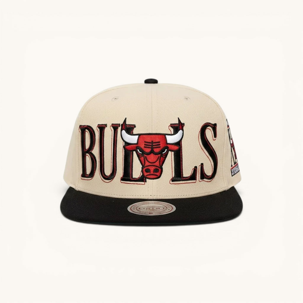 Gorra Mitchell & Ness Chicago Bulls Across The Board Cream & Black Snapback