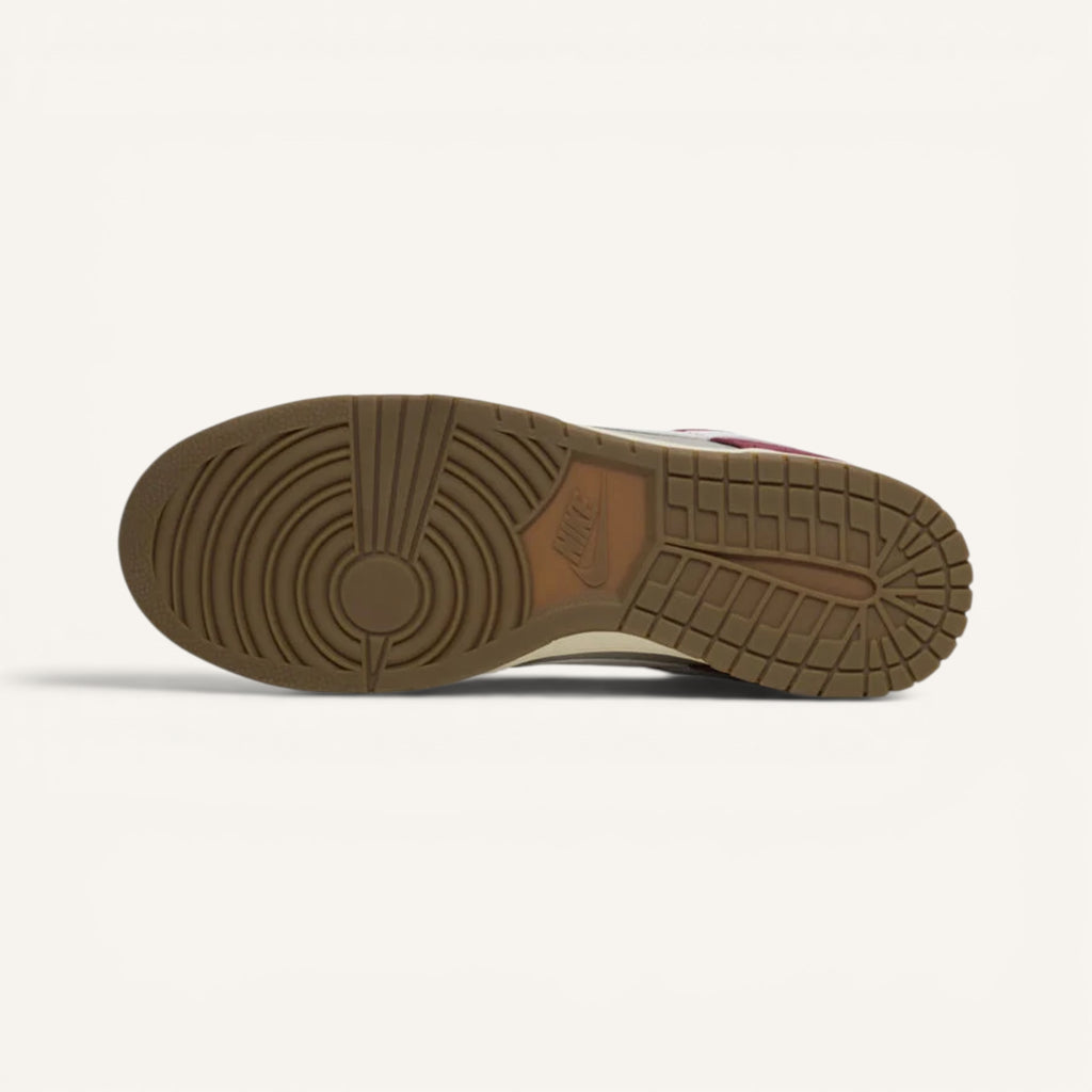 Tenis Nike Dunk Low Retro SE Team Red