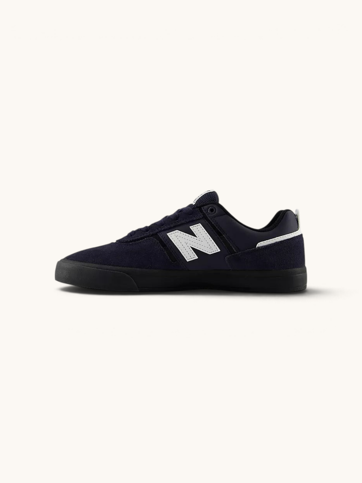 Zapatillas de skate FRIDAY.COM.CO New Balance Numeric 306 en color azul marino con ante y suela vulcanizada negra